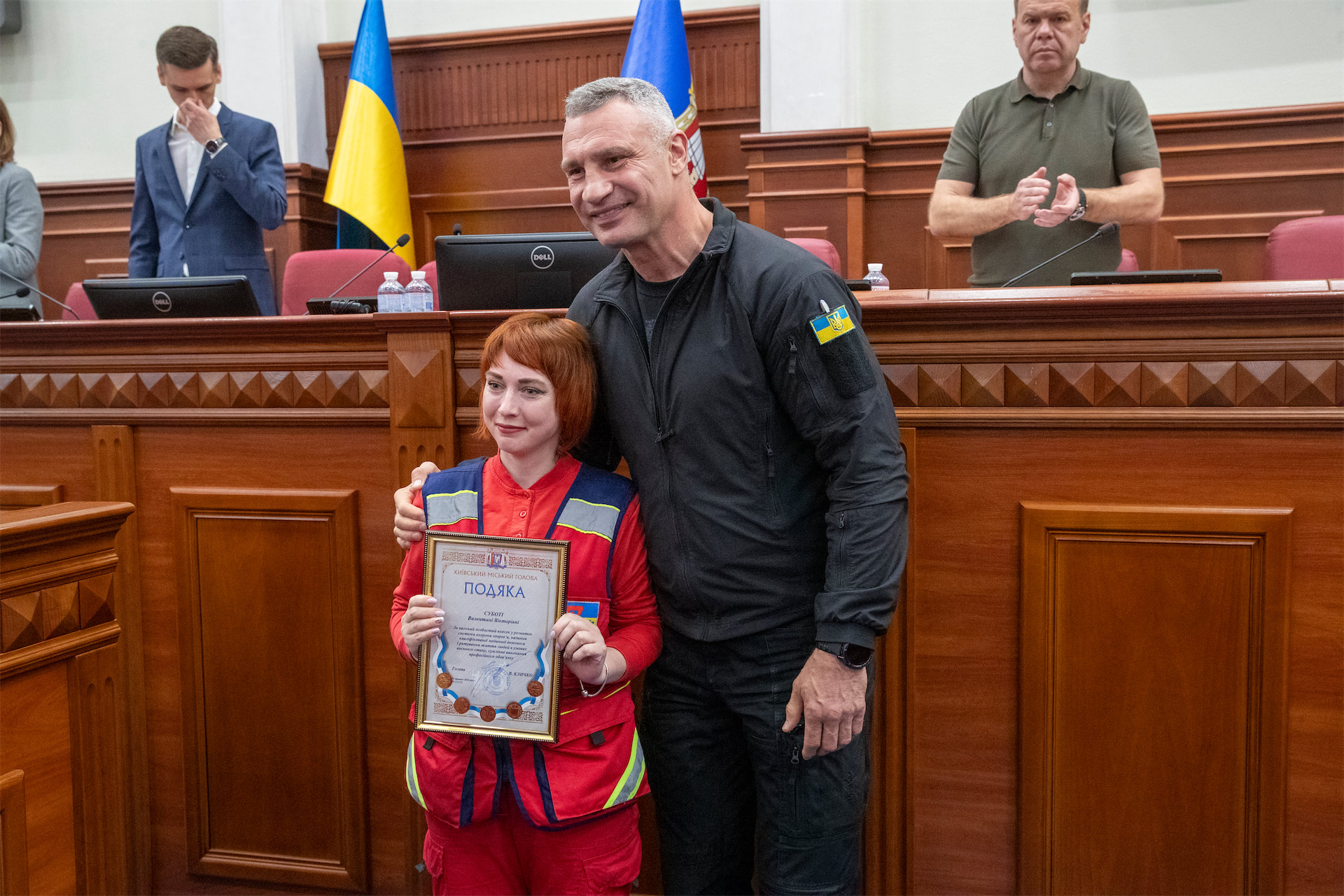 У Києві з нагоди Всесвітнього дня екстреної допомоги відзначили працівників столичної служби «екстренки».-13