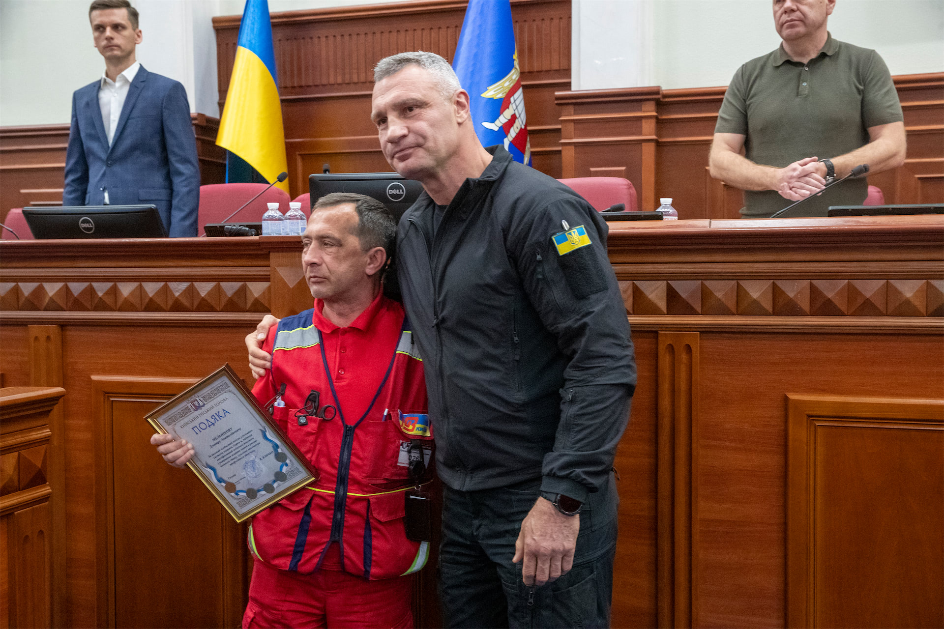 У Києві з нагоди Всесвітнього дня екстреної допомоги відзначили працівників столичної служби «екстренки».-15