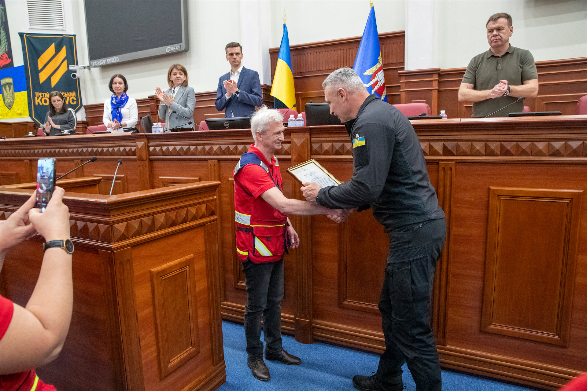 У Києві з нагоди Всесвітнього дня екстреної допомоги відзначили працівників столичної служби «екстренки».-25