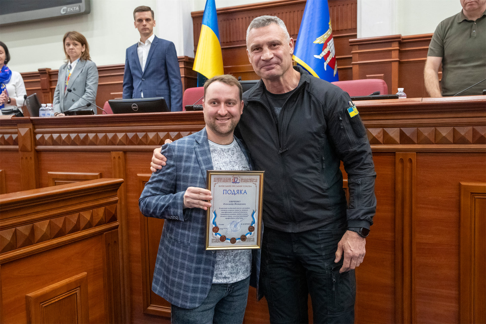 У Києві з нагоди Всесвітнього дня екстреної допомоги відзначили працівників столичної служби «екстренки».-26