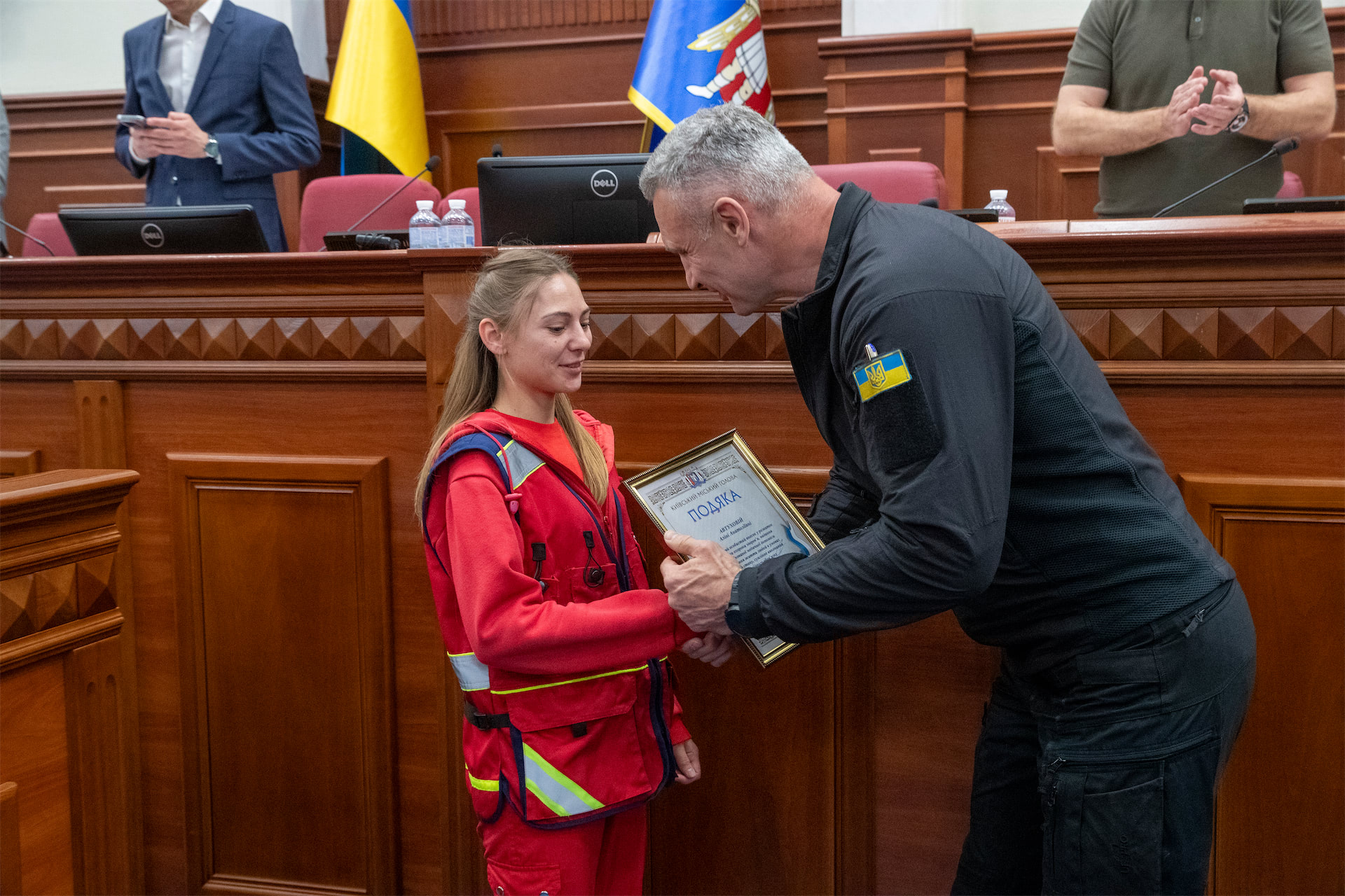 У Києві з нагоди Всесвітнього дня екстреної допомоги відзначили працівників столичної служби «екстренки».-39