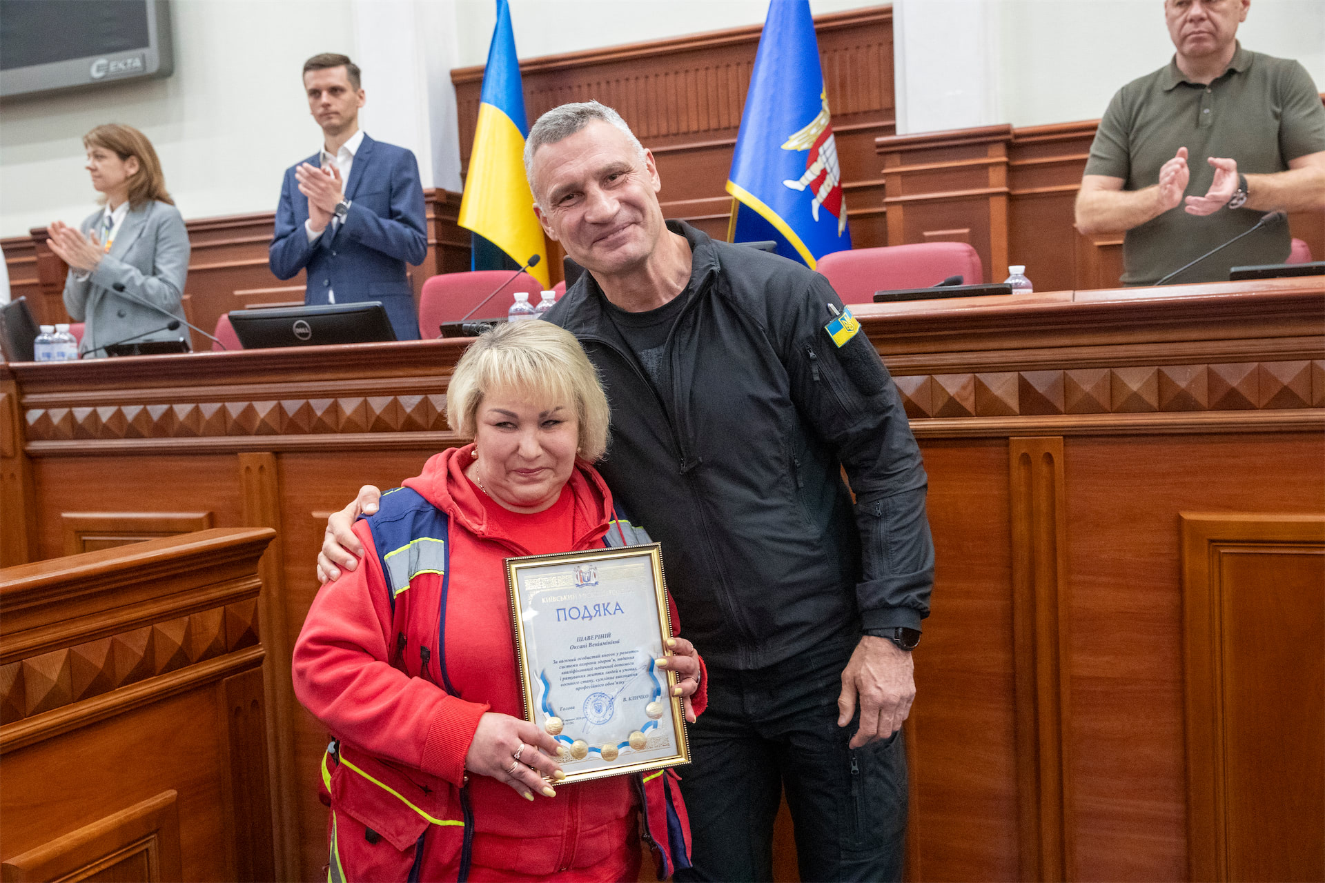 У Києві з нагоди Всесвітнього дня екстреної допомоги відзначили працівників столичної служби «екстренки».-5